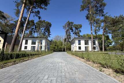 Haus zum Kaufen in Brandenburg - Blankenfelde-Mahlow 890.000,00 € 153 m²