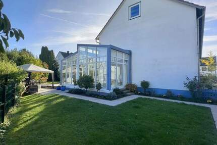 Lichterfülltes Haus mit modernem Wintergarten und traumhaftem SüdOst-Garten mit großer Terrasse - Werl