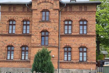 Dreifamilienhaus mit Nebengelass und großem Grundstück - Nienburg (Saale)