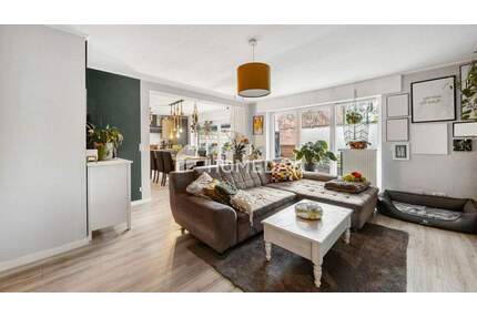 Lichtdurchflutetes EG mit offener Küche, überdachter Terrasse und klarer Raumaufteilung - Jülich Pattern