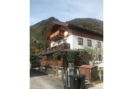 5 Zimmer mit circa 110 m² Wohnfläche auf zwei Etagen - Bad Reichenhall