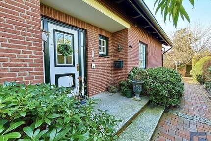 Privatsphäre trifft Wohnqualität! Großes Familienhaus mit Vollkeller und Doppelgarage! - Suchsdorf - Kiel