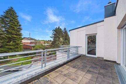 Modern wohnen, entspannt leben: 2-Zimmer-Penthouse mit Terrasse und Stellplatz - Coburg