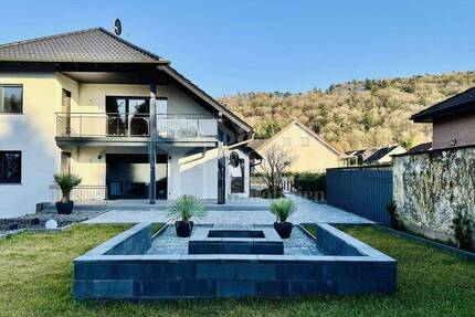 Luxuriöse Liegenschaft in Kirkel - mit Stellplätzen, Doppelgarage & Garten - keine Käuferprovision!