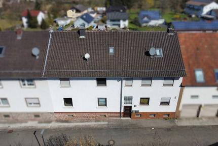 Attraktives Zweifamilienhaus mit viel Platz und Zukunftsperspektive - Contwig