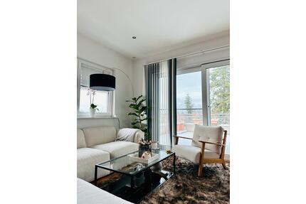 möblierte DG-Wohnung mit großer Terrasse (200qm) + Stellplatz - Berlin Tempelhof-Schöneberg