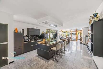 Haus zum Kaufen in Düsseldorf 949.000,00 € 228 m²