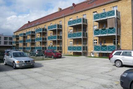 3 Zimmer mit 2 Balkone, Wohnzimmer mit ca. 40 m² !! - Delitzsch