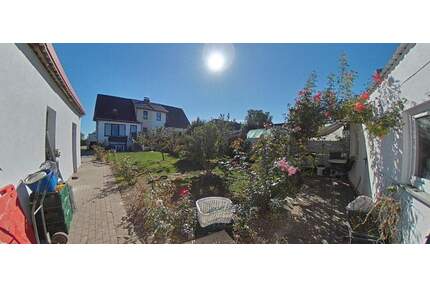 Saniertes Wohnhaus mit 5 Zimmer, Vollkeller, 2 Bäder, Garage, Nebengelass & viel Land, im LK Rostock - Lalendorf Vogelsang