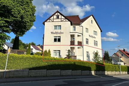 Stilvolle 150 m² 4-Zimmer-Wohnung mit Balkon, Garten und Stellplätzen - Radeberg