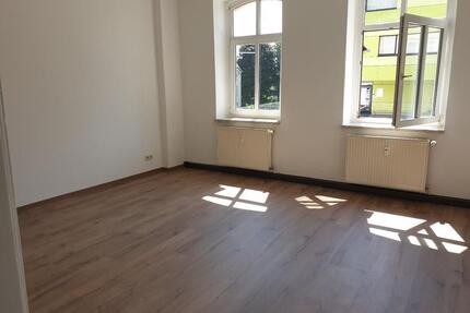 3-Raum-Wohnung in ruhiger Lage mit Balkon und schönem Garten - Hohenstein-Ernstthal