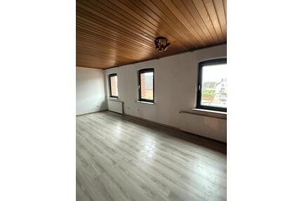 2,5 Zimmer- Dachgeschosswohnung in BennigsenSpringe