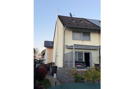 Haus Reihenendhaus - 570.000,00&nbsp;EUR Kaufpreis, ca.&nbsp; 120,00&nbsp;m&sup2; in Nauheim (PLZ: 64569)