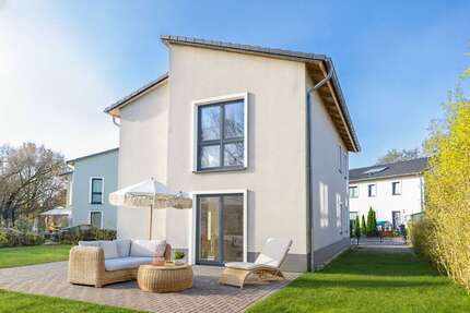 Haus zum Kaufen in Blankenfelde-Mahlow 695.000,00 € 157.05 m²