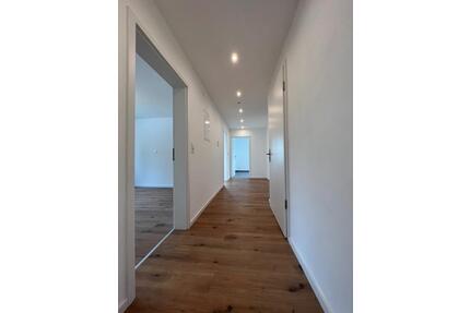 4-Zimmer-Wohnung mit Einbauküche und Terrasse - Landau an der Isar