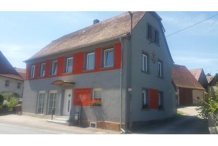 saniertes Zweifamilienhaus in Heilsbronn -PROVISIONSFREI-