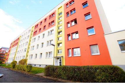 3-Raum-Wohnung in Pößneck-Ost - 350,00&nbsp;EUR Kaltmiete, ca.&nbsp; 58,01&nbsp;m&sup2; in Pößneck (PLZ: 07381)