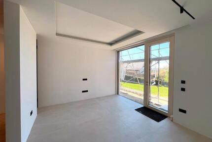 Erstbezug: Moderne und helle 2-Zimmer-Wohnung mit Terrass.&Garten - Thannhausen