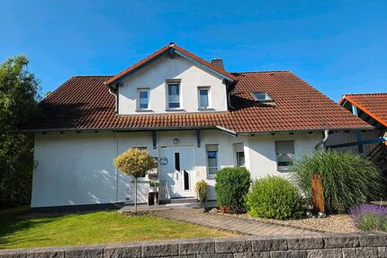 Modernisiertes Einfamilienhaus - 380.000,00&nbsp;EUR Kaufpreis, ca.&nbsp; 150,00&nbsp;m&sup2; in Wabern (PLZ: 34590)
