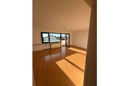 Renovierte 4-Zimmer-Wohnung mit Balkon & Garage in Nattheim