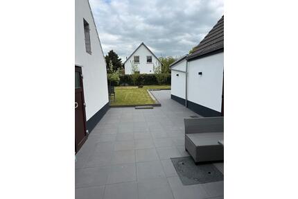 Modernes kernsaniertes 6-Zimmer-Haus mit Garten und Garage - Bremen Blumenthal