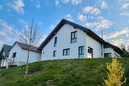 Elegantes EFH BJ 2018 mit Doppelgarage - Eisenberg (Pfalz)