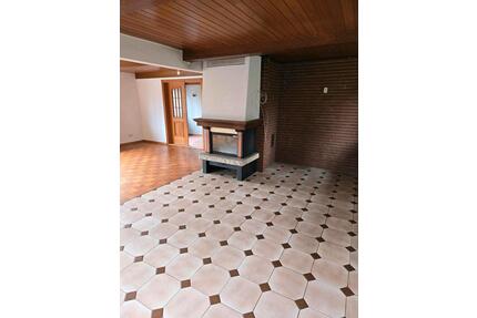 Einfamilienhaus - 220.000,00&nbsp;EUR Kaufpreis, ca.&nbsp; 140,00&nbsp;m&sup2; in Schwabstedt (PLZ: 25876)