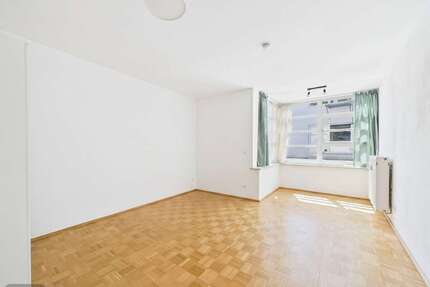 Wohnung zum Kaufen in Regensburg 179.000,00 € 32 m²