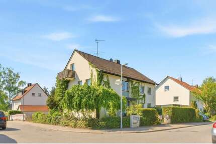 Haus zum Kaufen in Böblingen 699.000,00 € 226 m²