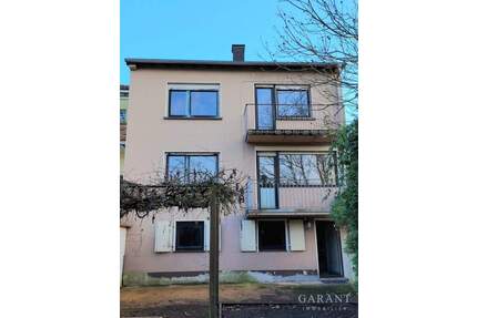 Ein Zuhause mit Potenzial - renovierungsbedürftiges Haus mit gemütlichem Garten - Sankt Ingbert St. Ingbert