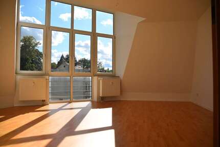 Wohnung zum Mieten in Meerane 360,00 € 70.88 m²