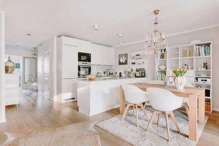 Zwei Terrassen, Südgarten - gepflegte Eigentumswohnung auf einer Ebene in ruhiger Lage von Adendorf.