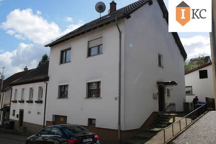 Gepflegtes, kernsaniertes, Mehrfamilienhaus mit 3 Wohnungen - Terrasse - Balkon - Garage - großes Grundstück - Saarbrücken - Saarbrücken / Herrensohr