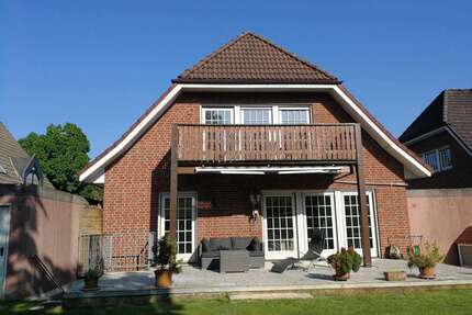 Haus zum Kaufen in Troisdorf- Altenrath 685.000,00 € 174 m²