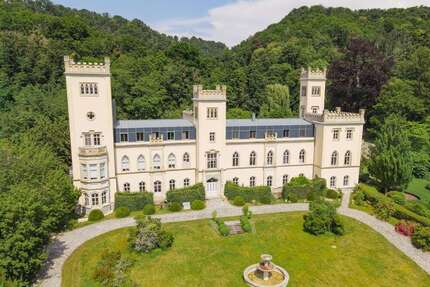 Wohnung zum Mieten in Dresden 2.244,00 € 204 m²