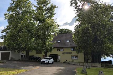 Mischobjekt mit Gastrobereich, Wohnwagenstellplätzen, Wohnbereich - Riesbürg