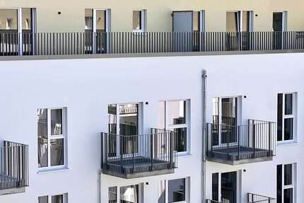 Wohnung zum Mieten in Berlin 1.409,55 € 93.97 m²