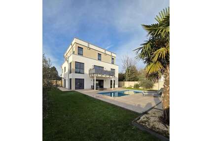 Haus zum Kaufen in Grevenbroich - Wevelinghoven 1.850.000,00 € 320 m²