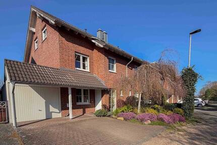 Charmante Doppelhaushälfte in ruhiger Lage von Herrig (Erftstadt) mit traumhaftem Garten