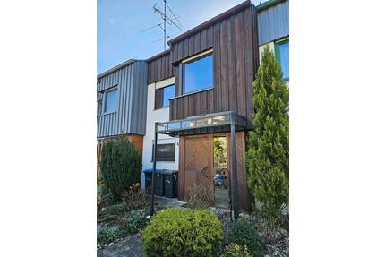 Reihenmittelhaus mit Südgarten & Balkon in Herrenberg-Gültstein