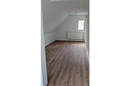 Neu renovierte 2-Zimmer Dachgeschosswohnung frei ab sofort - Owen