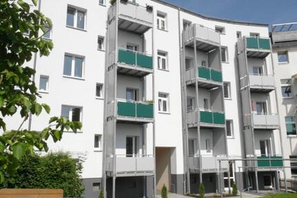 Platz für kleine Füße & große Träume: 4 Zimmer, Sonne, Balkon & Bad mit Extra-Komfort - Chemnitz Hilbersdorf