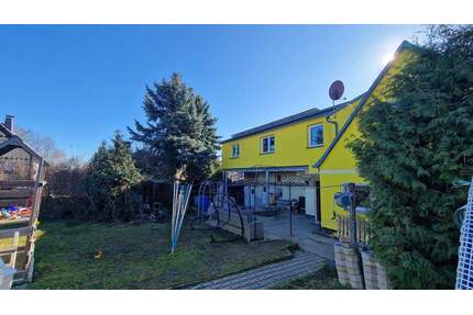 +++ Familientraum mit Entwicklungspotenzial - DHH mit Garage & grünem Garten +++ - Wermsdorf