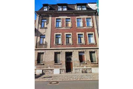 Sanierungsbedürftiges Mehrfamilienhaus-provisionsfrei - Weißenfels