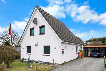 Haus zum Kaufen in Süsel 360.000,00 € 100 m²