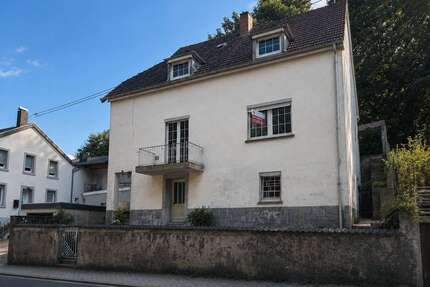 Haus zum Kaufen in Beckingen 59.000,00 € 145 m²