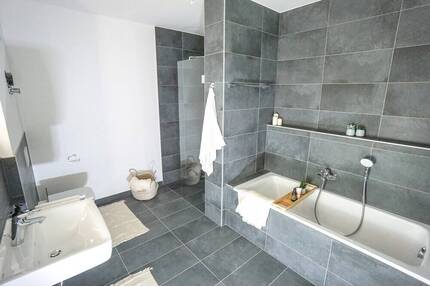 Familientraum mit Weitblick: 4-Zimmer-Neubau mit riesigem Balkon - barrierefrei! - Kümmersbruck