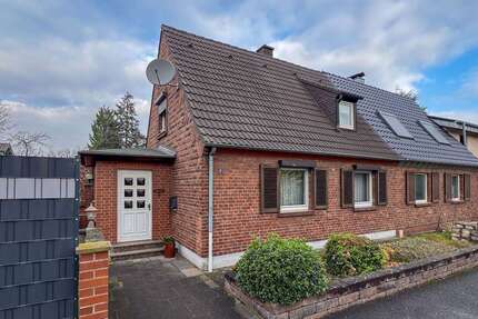 Haus zum Kaufen in Dormagen Delhoven 280.000,00 € 75.41 m² - Dormagen / Delhoven