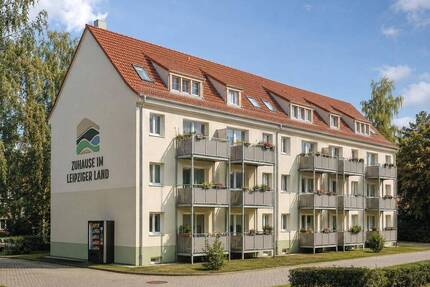 WOHNEN IM STEINBACH-CARRÉ | Erstbezug mit 3 Zimmern, Sonnenbalkon und Tageslichtbad - Kitzscher
