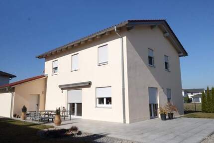 Sehr gepflegtes sonniges EFH in ruiger Lage - Atting